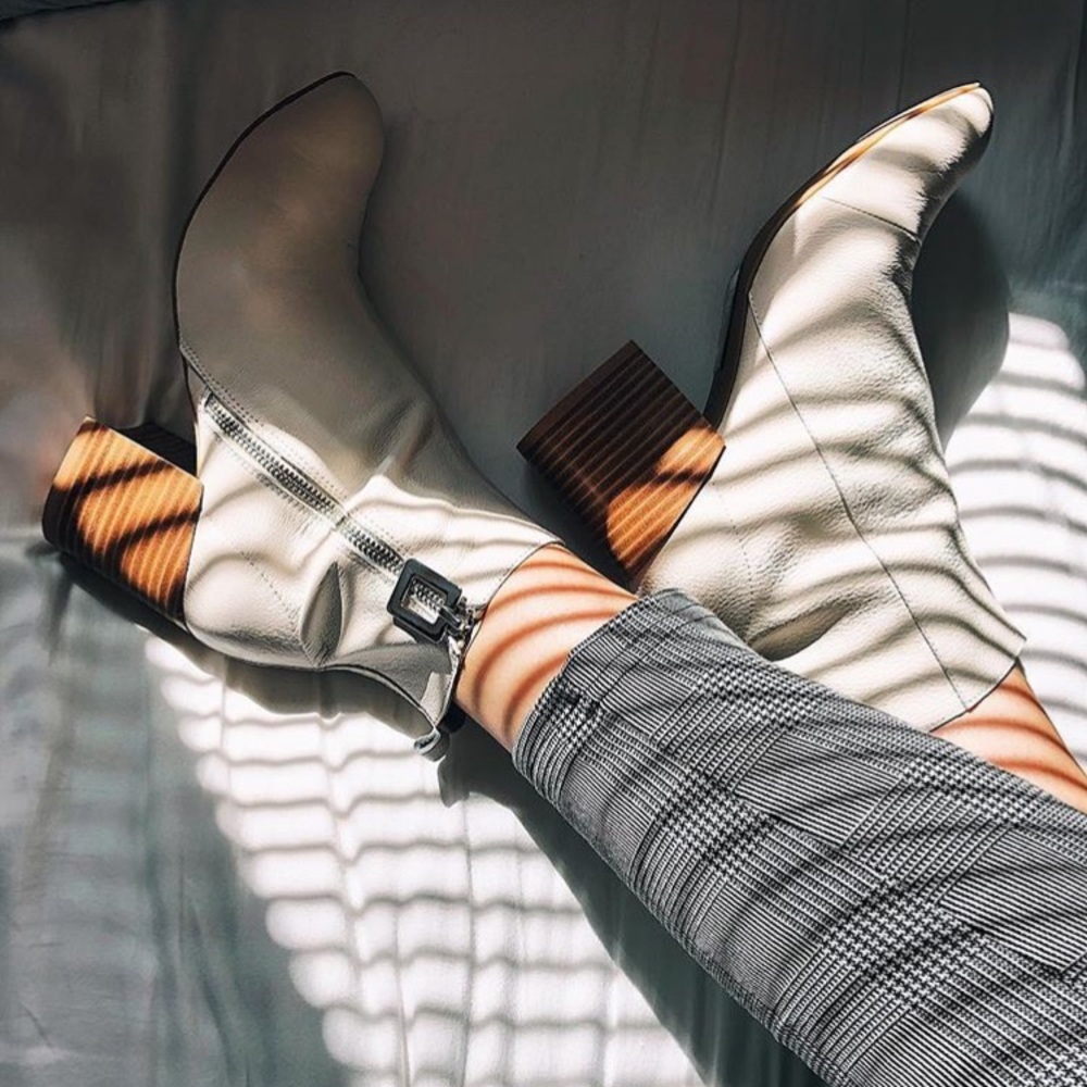 Com + Sens White Booties - image 1